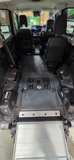 
										2023 Nissan Serena full									