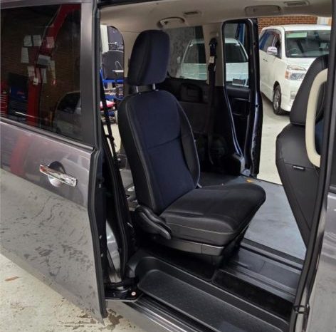 
								2023 Nissan Serena full									