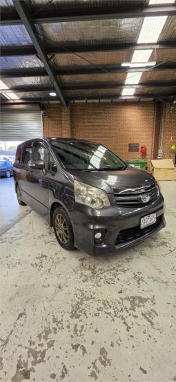 
										2012 Toyota Noah WELCAB full									