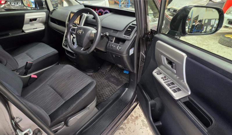 
								2012 Toyota Noah WELCAB full									