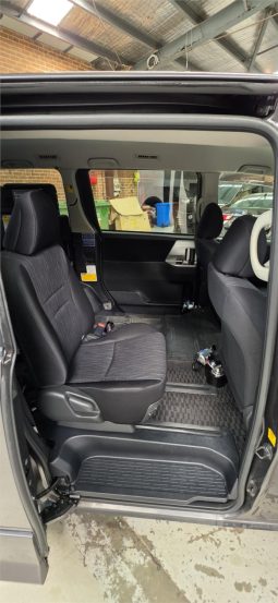 
										2012 Toyota Noah WELCAB full									