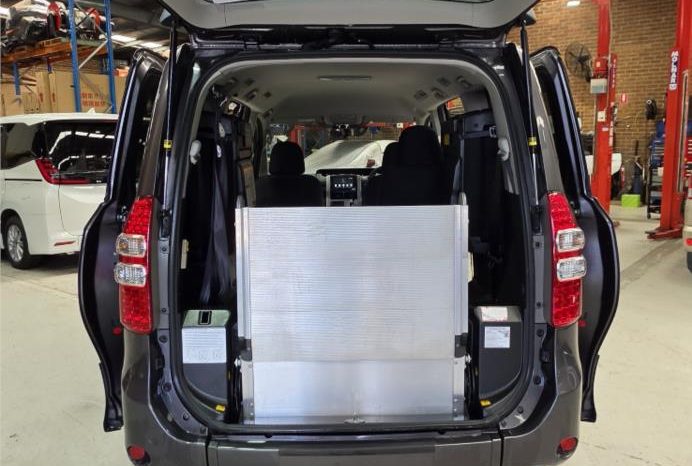 
								2012 Toyota Noah WELCAB full									