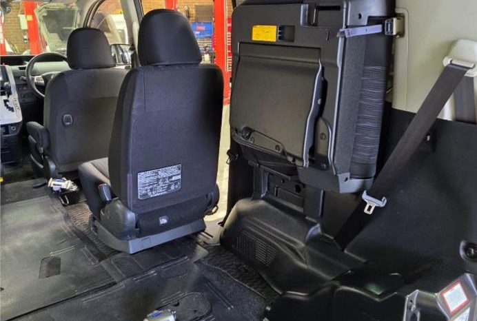 
								2012 Toyota Noah WELCAB full									
