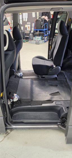 
										2012 Toyota Noah WELCAB full									