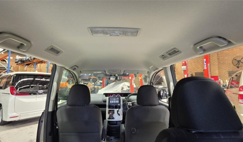 
								2012 Toyota Noah WELCAB full									