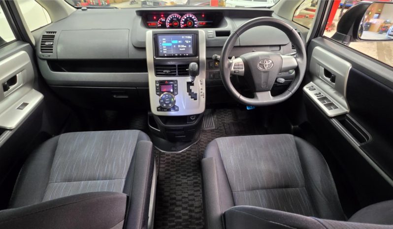
								2012 Toyota Noah WELCAB full									