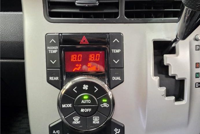 
								2012 Toyota Noah WELCAB full									