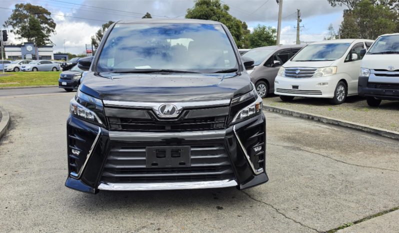 
								2019 Toyota Voxy Welcab full									