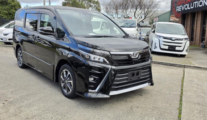 
								2019 Toyota Voxy Welcab full									