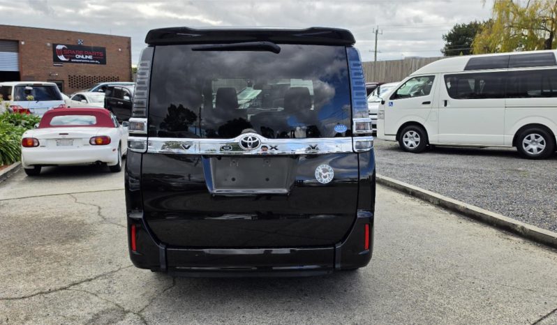 
								2019 Toyota Voxy Welcab full									