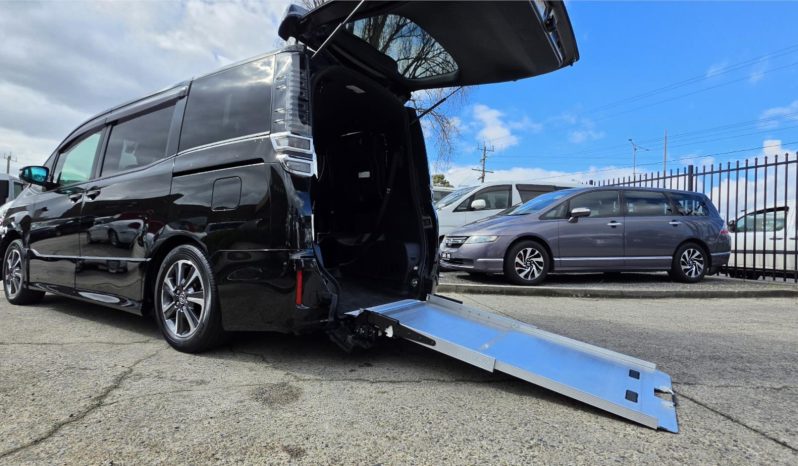 
								2019 Toyota Voxy Welcab full									