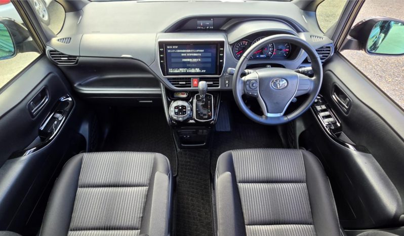 
								2019 Toyota Voxy Welcab full									