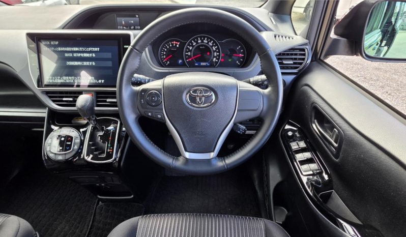 
								2019 Toyota Voxy Welcab full									