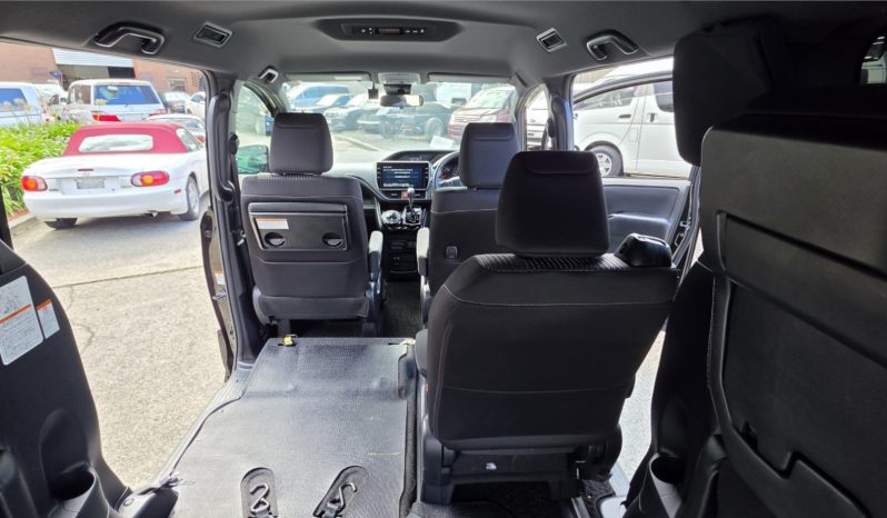 
								2019 Toyota Voxy Welcab full									